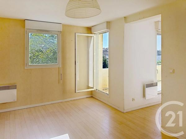 Appartement F3 à vendre  4 pièces - 62,95 m 2   ANGOULEME  - 16