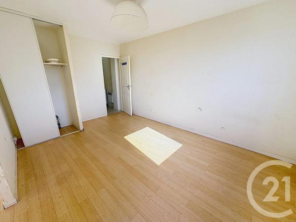 Appartement F3 à vendre  4 pièces - 62,95 m 2   ANGOULEME  - 16