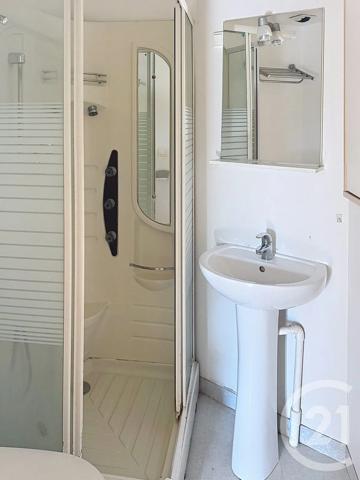 Appartement F3 à vendre  4 pièces - 62,95 m 2   ANGOULEME  - 16
