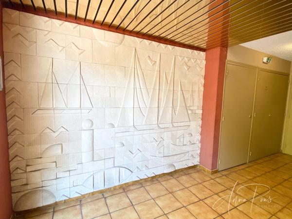 Dpt Var (83), à vendre appartement T2 au port - au clame - Terrasse couverte de 12m².