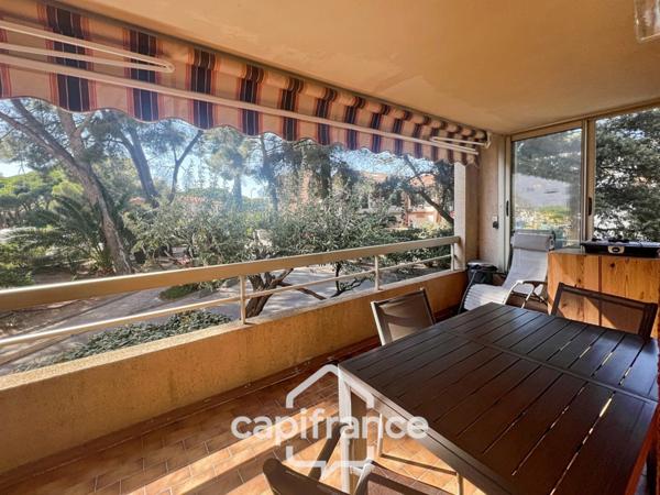 Dpt Var (83), à vendre appartement T2 au port - au clame - Terrasse couverte de 12m².
