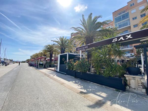 Dpt Var (83), à vendre appartement T2 au port - au clame - Terrasse couverte de 12m².