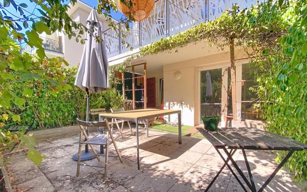 Appartement à vendre    3 pièces • 63 m2 Voisins-le-Bretonneux