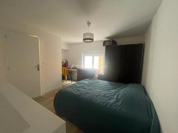 Location                                                      Appartement
                        
                     2 pièces                      38 m2                     à Lille