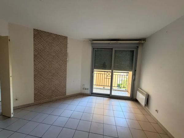 APPARTEMENT T2 A LOUER - LYON 4EME ARRONDISSEMENT Deleuvre-Henon 54.22 m 2 - 840 € charges comprises par mois
