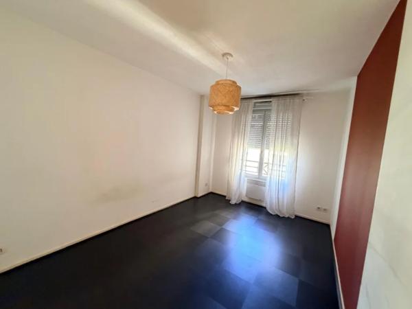APPARTEMENT T2 A LOUER - LYON 4EME ARRONDISSEMENT Deleuvre-Henon 54.22 m 2 - 840 € charges comprises par mois