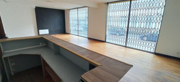 VENTE LOCAL COMMERCIAL AVEC HANGAR CENTRE VILLE MONTLUCON Montlucon