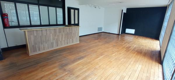 VENTE LOCAL COMMERCIAL AVEC HANGAR CENTRE VILLE MONTLUCON Montlucon