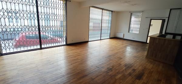 VENTE LOCAL COMMERCIAL AVEC HANGAR CENTRE VILLE MONTLUCON Montlucon