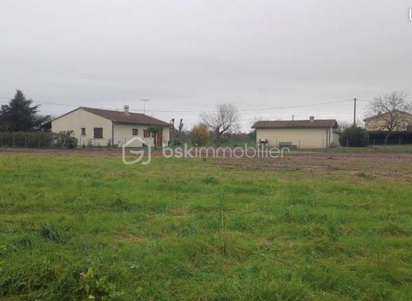 Terrain de 1 224 m²