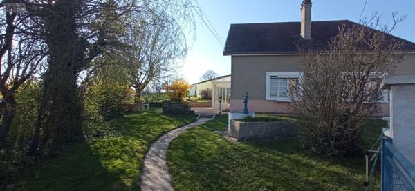 Maison à vendre à Neuilly-l'Évêque en Haute-Marne (52360), ref : 52020-62