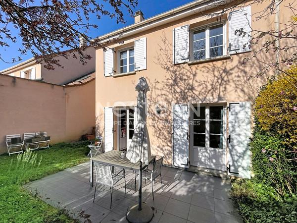 A vendre Maison de 5 pièces de 96 m² à Plaisir - Quartier centre ville