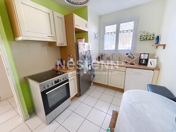 A vendre Maison de 5 pièces de 96 m² à Plaisir - Quartier centre ville