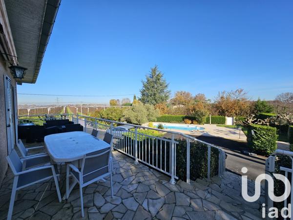 Maison 6 pièces de 205 m² à Castelsarrasin (82100)