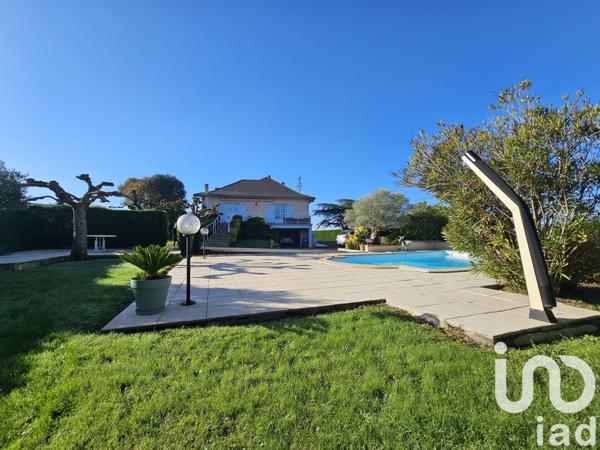 Maison 6 pièces de 205 m² à Castelsarrasin (82100)