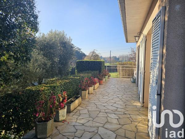 Maison 6 pièces de 205 m² à Castelsarrasin (82100)