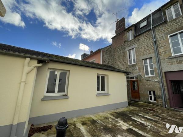 LA FERTE MACE, maison de ville 189 m² habitables avec jardin