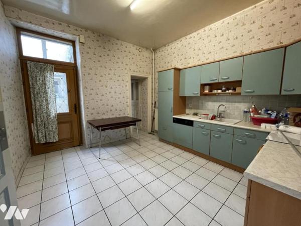 LA FERTE MACE, maison de ville 189 m² habitables avec jardin