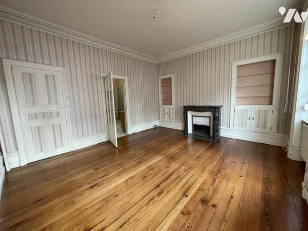 LA FERTE MACE, maison de ville 189 m² habitables avec jardin