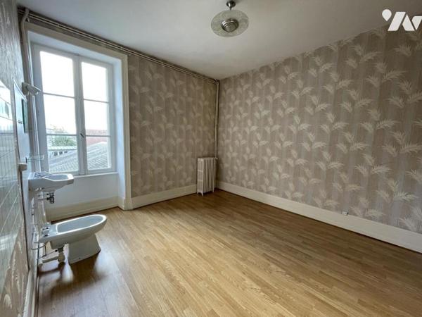 LA FERTE MACE, maison de ville 189 m² habitables avec jardin