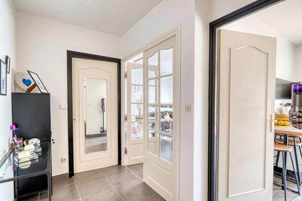 Secteur Centre-Ville: Lumineux T2 avec balcon #proximité métro ligne D