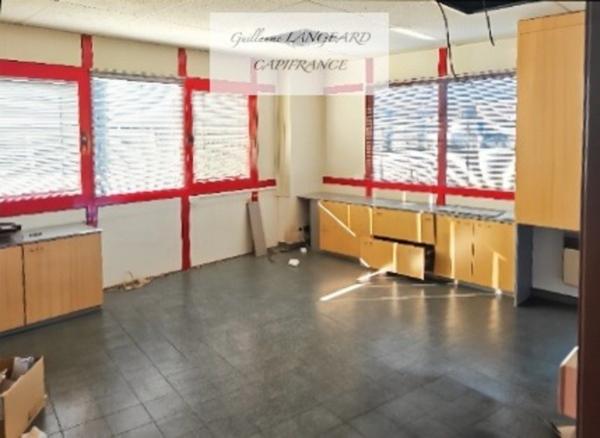 Bâtiment industriel 2 239 m² – Parcelle 9 687 m² – IZERNORE (01)