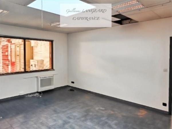 Bâtiment industriel 2 239 m² – Parcelle 9 687 m² – IZERNORE (01)