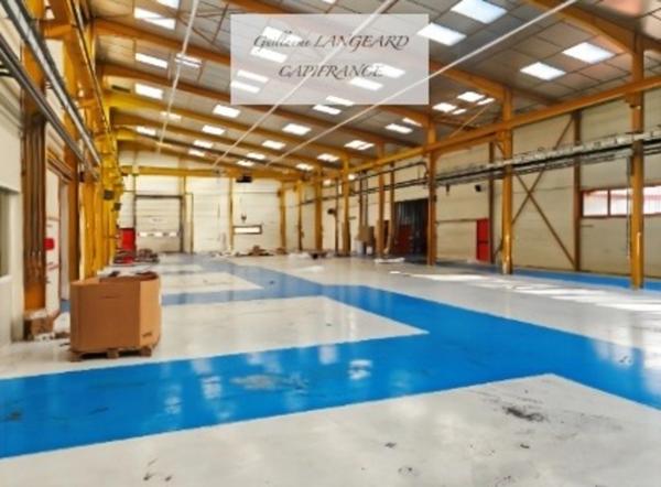 Bâtiment industriel 2 239 m² – Parcelle 9 687 m² – IZERNORE (01)
