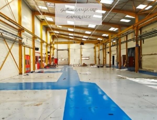 Bâtiment industriel 2 239 m² – Parcelle 9 687 m² – IZERNORE (01)