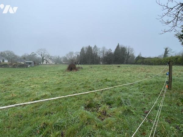 Maison avec rez-de-chaussée surélevé, 4 chambres sur 8122 m²