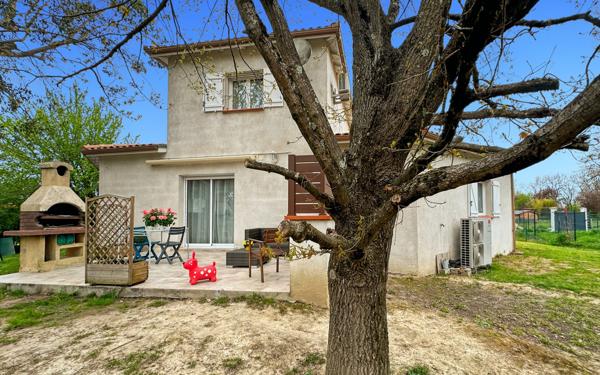 Maison à vendre    4 pièces • 123,34 m2 Saint-Étienne-de-Tulmont