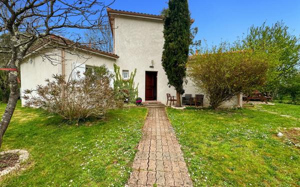 Maison à vendre    4 pièces • 123,34 m2 Saint-Étienne-de-Tulmont