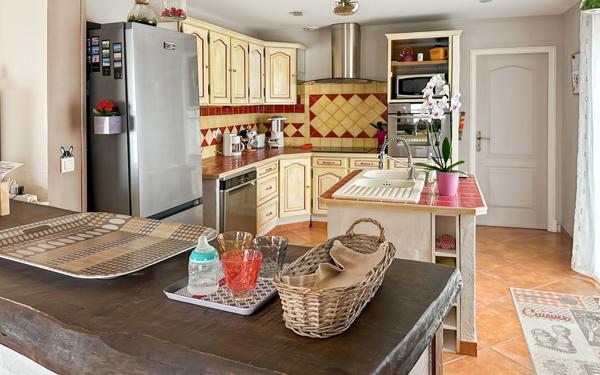 Maison à vendre    4 pièces • 123,34 m2 Saint-Étienne-de-Tulmont