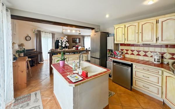 Maison à vendre    4 pièces • 123,34 m2 Saint-Étienne-de-Tulmont