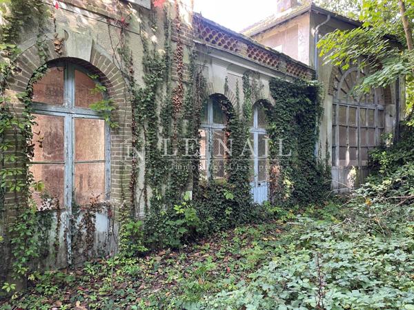 Manoir à restaurer à vendre à 40 km de Paris