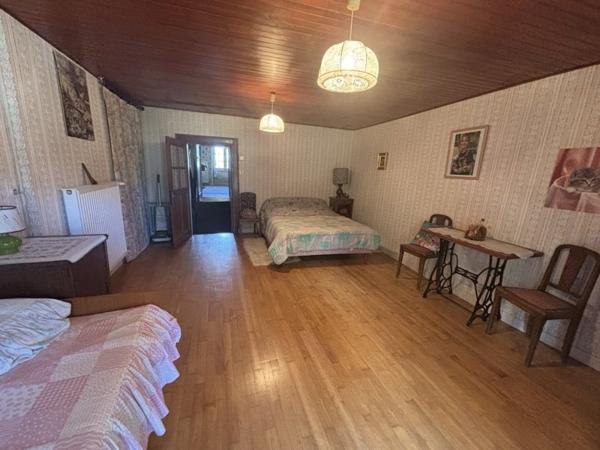 Maison à vendre 72 345 € Bourganeuf 6 p 172 m² DPE F