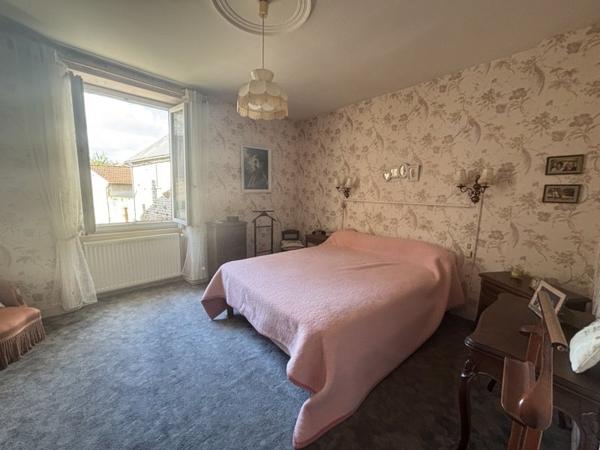 Maison à vendre 72 345 € Bourganeuf 6 p 172 m² DPE F