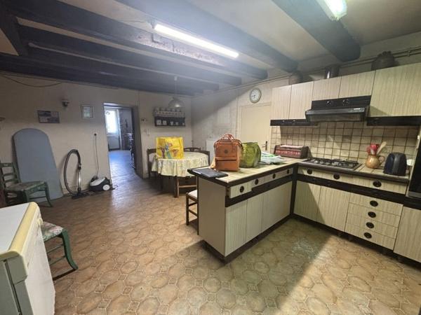 Maison à vendre 72 345 € Bourganeuf 6 p 172 m² DPE F
