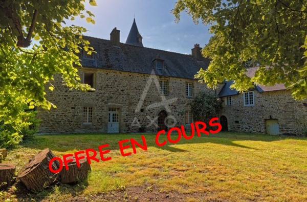 Manoir du XVème avec son magnifique parc clos de 6000m2