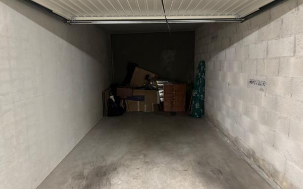 Stationnement à vendre    15,50 m2 Marseille 8