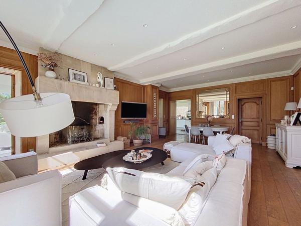 Vente Maison de luxe Bayeux 10 Pièces 321 m²