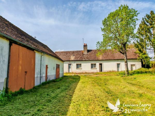 Longère à rénover au calme avec grange et hangar