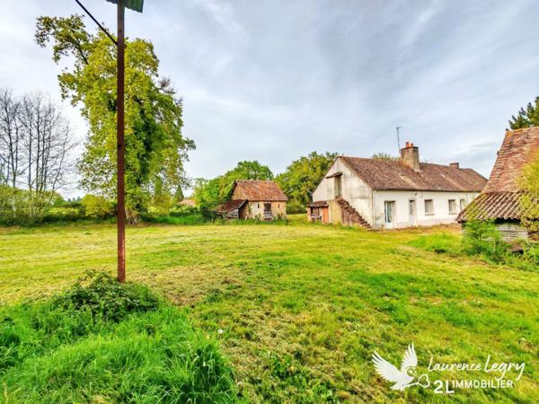 Longère à rénover au calme avec grange et hangar