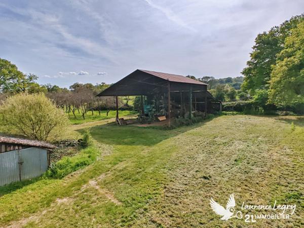Longère à rénover au calme avec grange et hangar