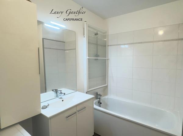 Superbe appartement T2 de 47 m² avec balcon, parking et vue imprenable sur la Lys – Armentières