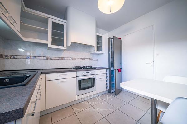 Concarneau appartement de 81 m2 avec terrasse, garage et cave