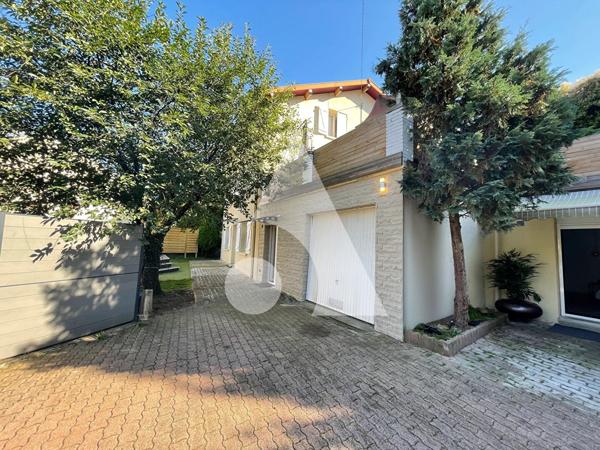 Maison 7 pièces 240 m2