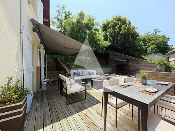 Maison 7 pièces 240 m2