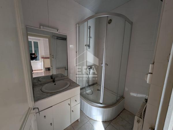 Maison à vendre de plain pied à Montpon-Ménestérol 5 pièces 90 m2