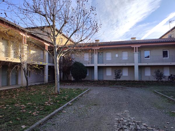 Proche Canal du Midi beau studio cabine